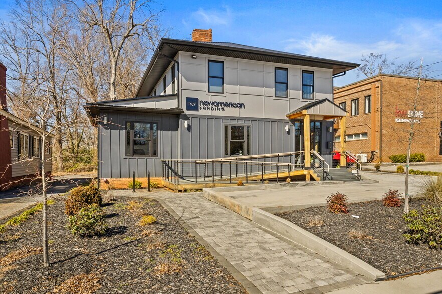204 Mills Ave, Greenville, SC à vendre - Photo du bâtiment - Image 3 de 24