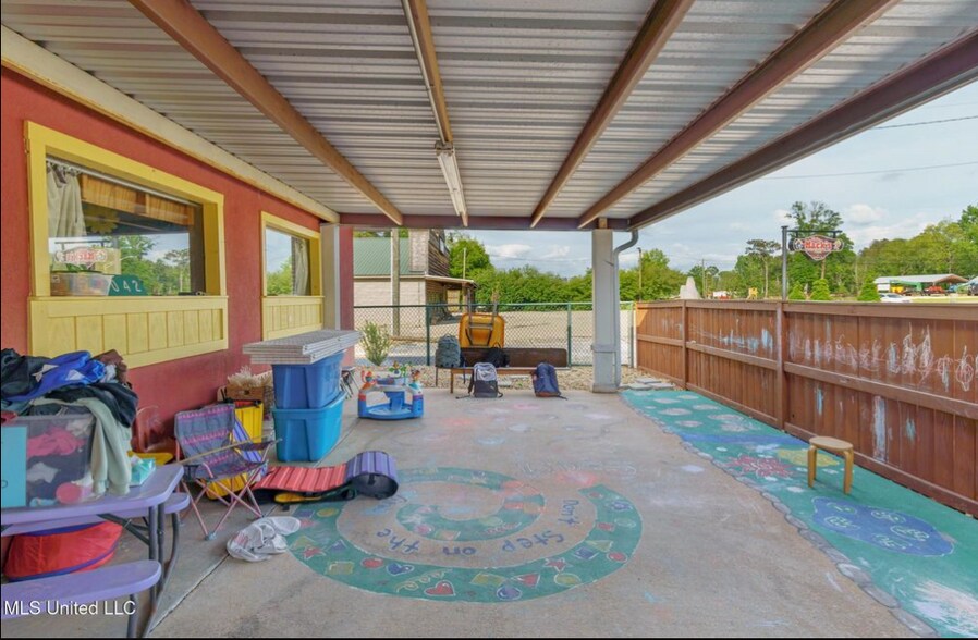 1042 Hwy 42, Sumrall, MS à vendre - Photo du bâtiment - Image 3 de 8