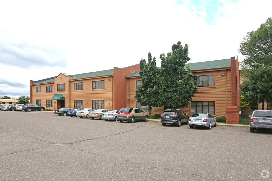 2314 University Ave W, Saint Paul, MN à louer - Photo du bâtiment - Image 2 de 7