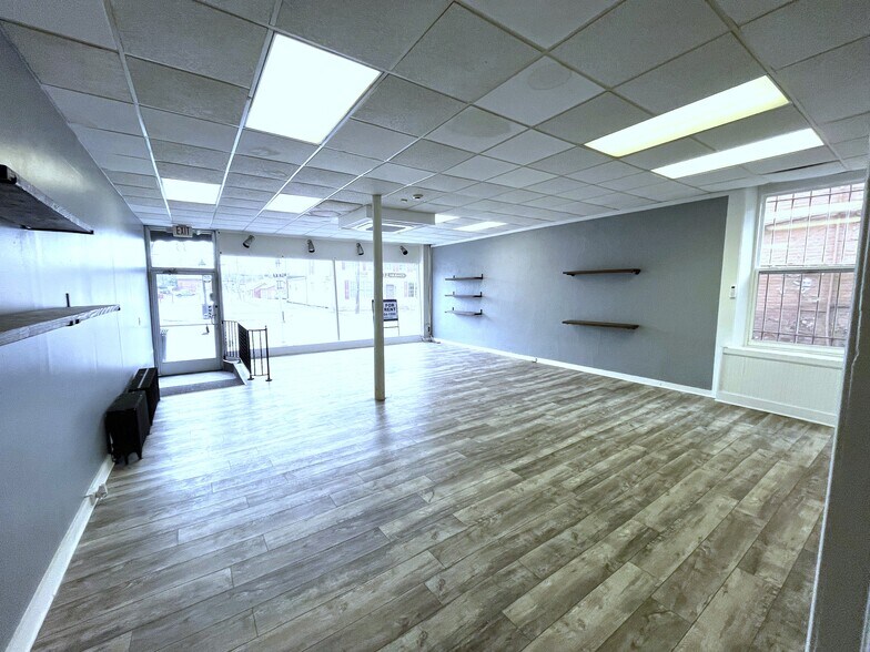 33 King St, Shippensburg, PA à louer - Photo du bâtiment - Image 2 de 14