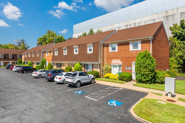 Plus de détails pour 751 Rockville Pike, Rockville, MD - Bureau à vendre