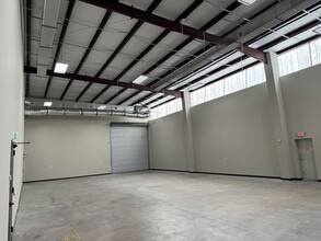 6820 Bourgeois Rd, Houston, TX for lease Building Photo- Image 2 of 5