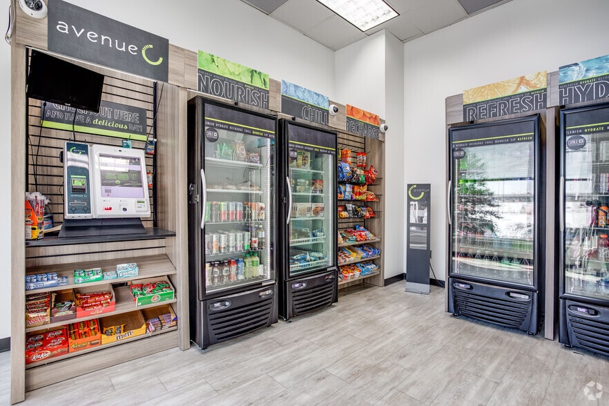 7825 Washington Ave S, Minneapolis, MN for lease - Interior Photo - Image 2 of 25