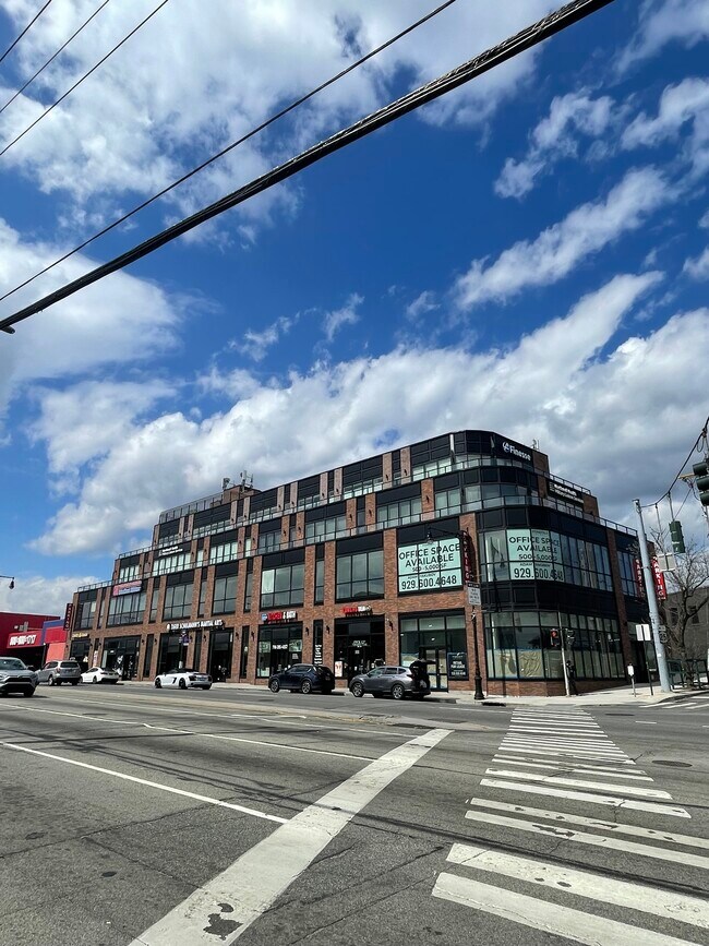 Plus de détails pour 251-73 Jericho Tpke, Bellerose, NY - Plusieurs types d'espaces à louer