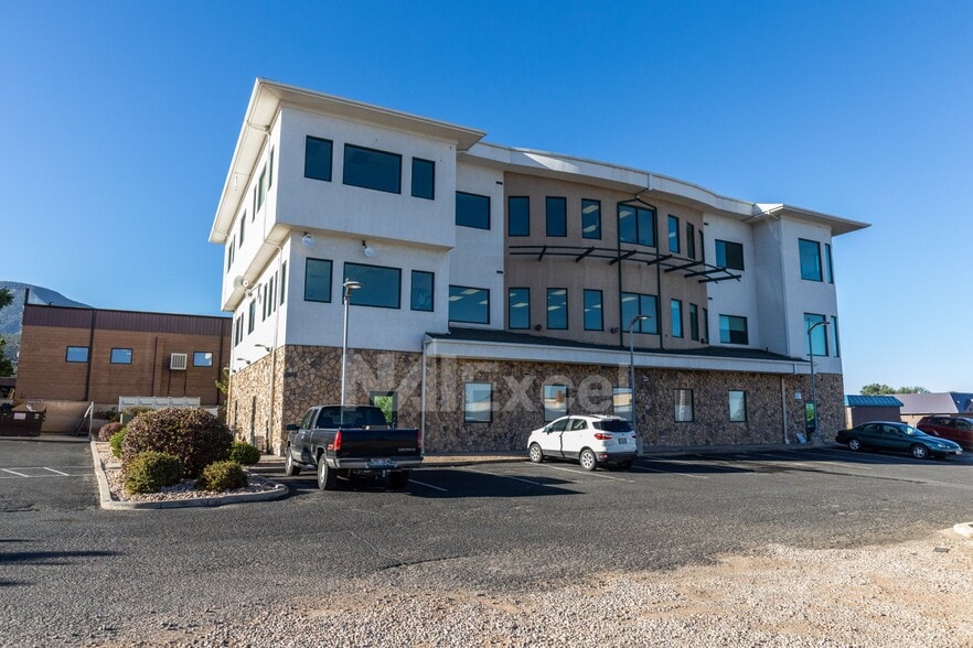 427 S Main St, Cedar City, UT à louer - Photo du bâtiment - Image 3 de 5