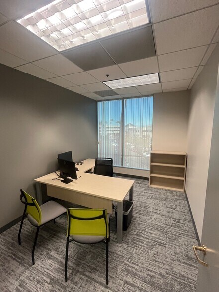 3780 Kilroy Airport Way, Long Beach, CA à louer - Photo du bâtiment - Image 2 de 9