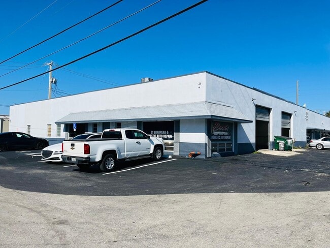 Plus de détails pour 810 NW 1st Ave, Boca Raton, FL - Industriel à louer