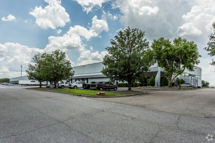 4905 Southridge Blvd, Memphis, TN for lease - Building Photo - Image 2 of 7