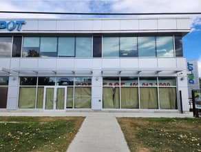 60 Bowridge Dr NW, Calgary, AB à louer Photo du bâtiment- Image 1 de 2