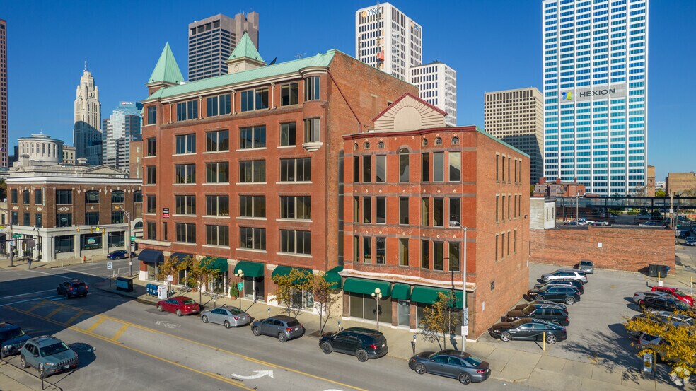 172-176 E State St, Columbus, OH à louer - Photo du bâtiment - Image 2 de 8