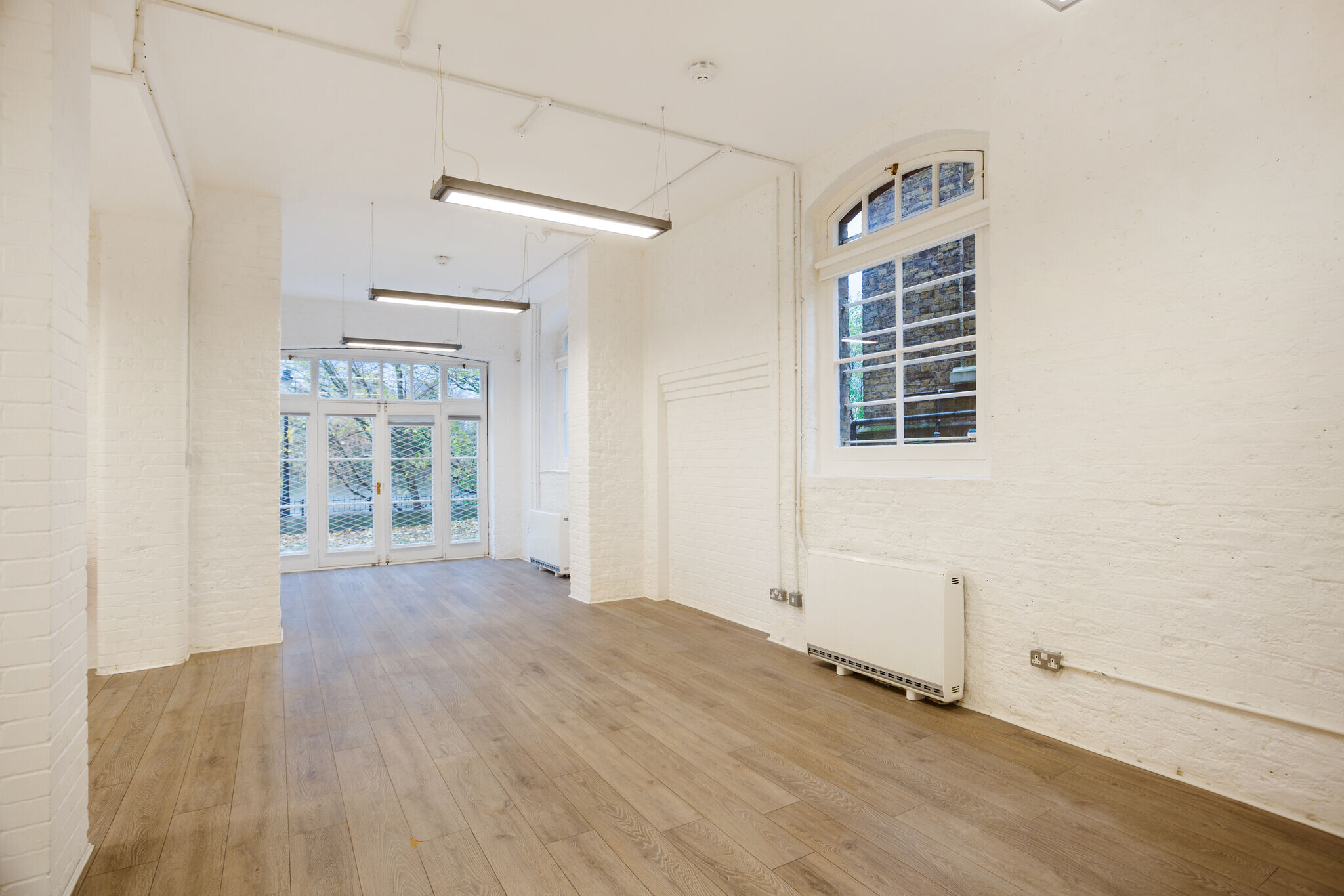 Mortlake High St, London for lease Interior Photo- Image 1 of 2