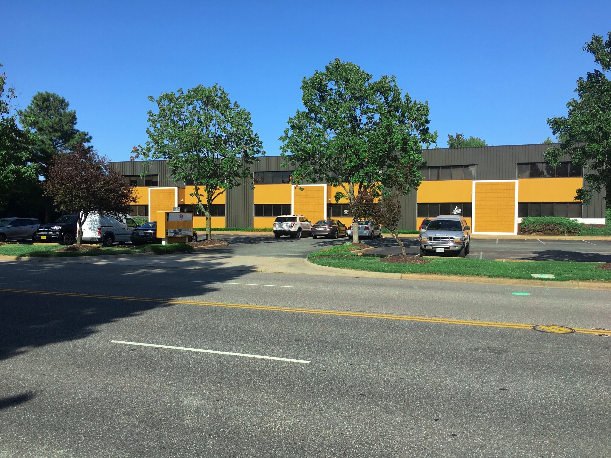 11838 Canon Blvd, Newport News, VA for sale Building Photo- Image 1 of 7