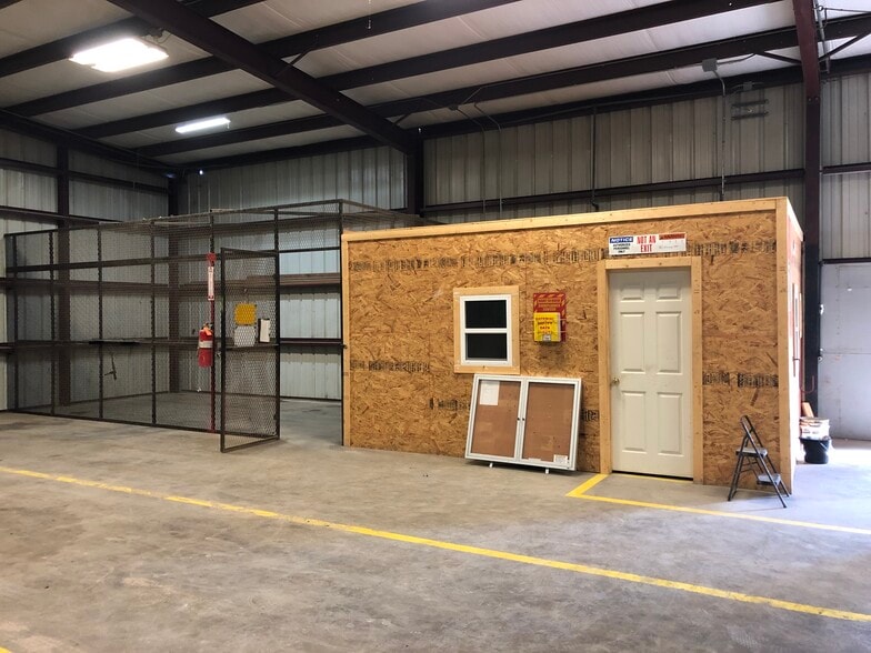11585-2 Hwy 181, San Antonio, TX for lease - Building Photo - Image 3 of 18