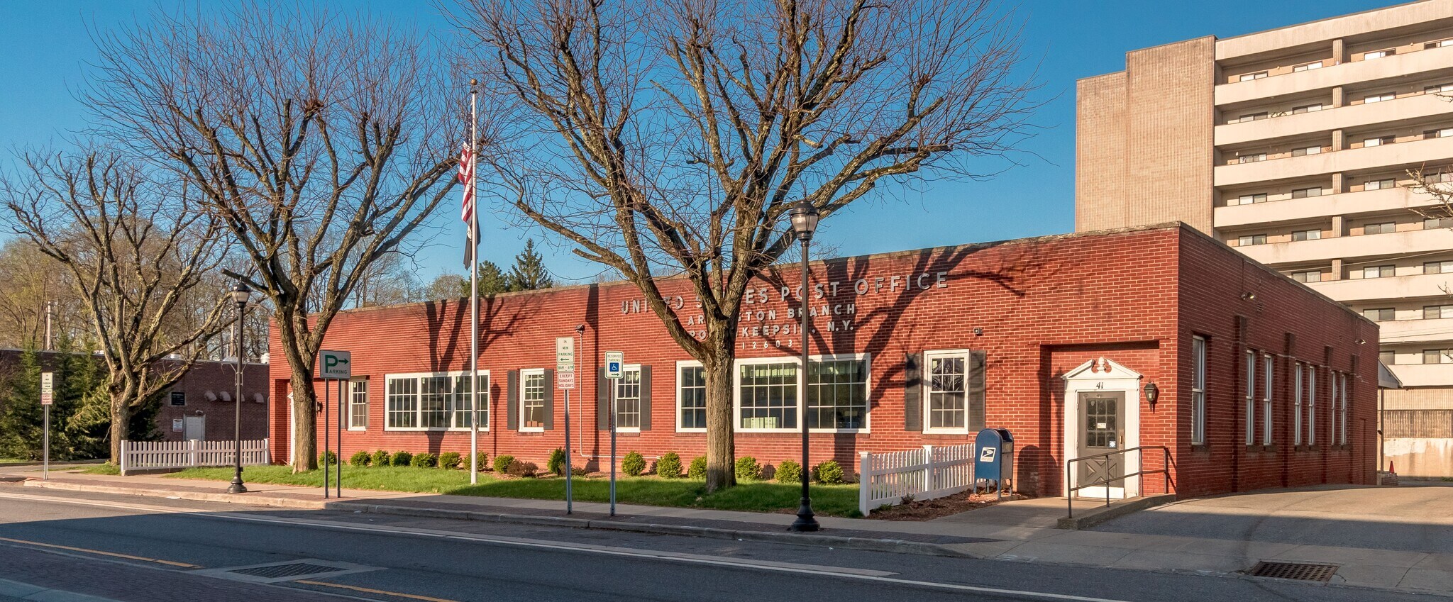 41 Raymond Ave, Poughkeepsie, NY à vendre Photo du bâtiment- Image 1 de 1