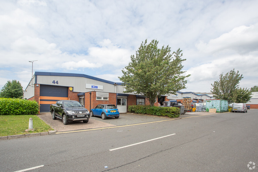 Kelvin Way, West Bromwich for lease - Primary Photo - Image 1 of 2