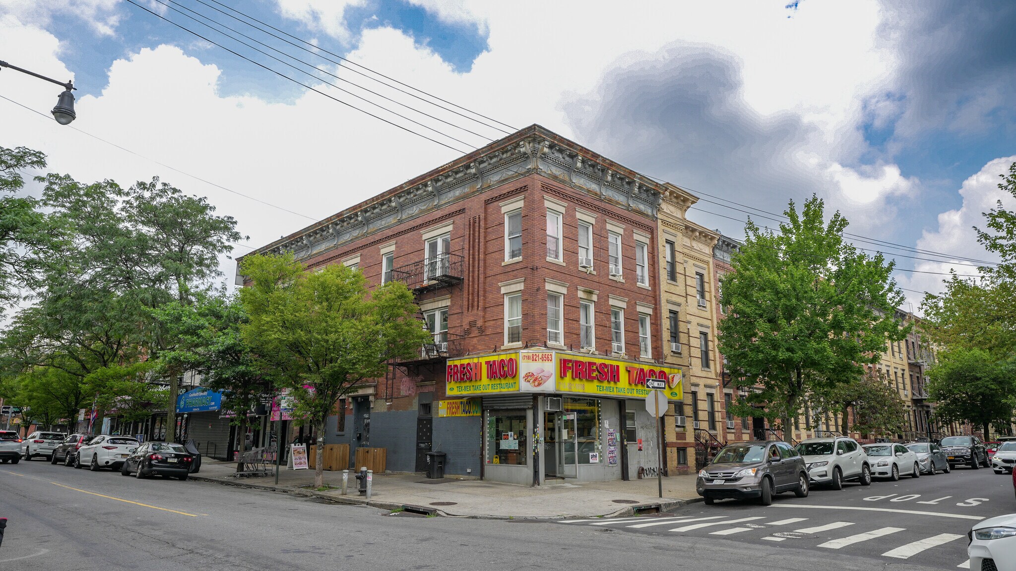 17-01 Putnam Ave, Ridgewood, NY à vendre Photo du bâtiment- Image 1 de 1