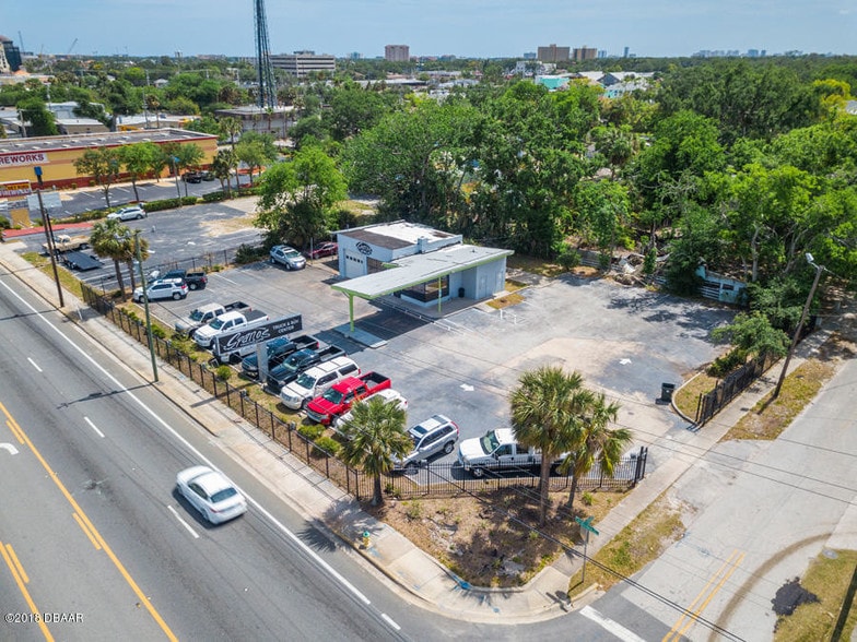 555 W International Speedway Blvd, Daytona Beach, FL for sale - Primary Photo - Image 1 of 34