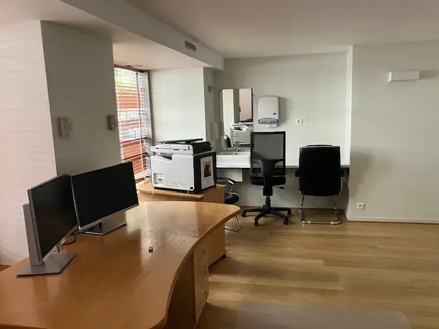 52 Avenue Maréchal De Saxe, Lyon for lease - Interior Photo - Image 3 of 30