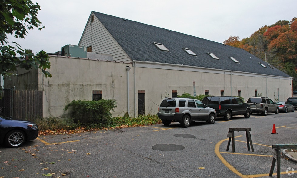 260 Main St, Northport, NY à louer - Photo du bâtiment - Image 2 de 6