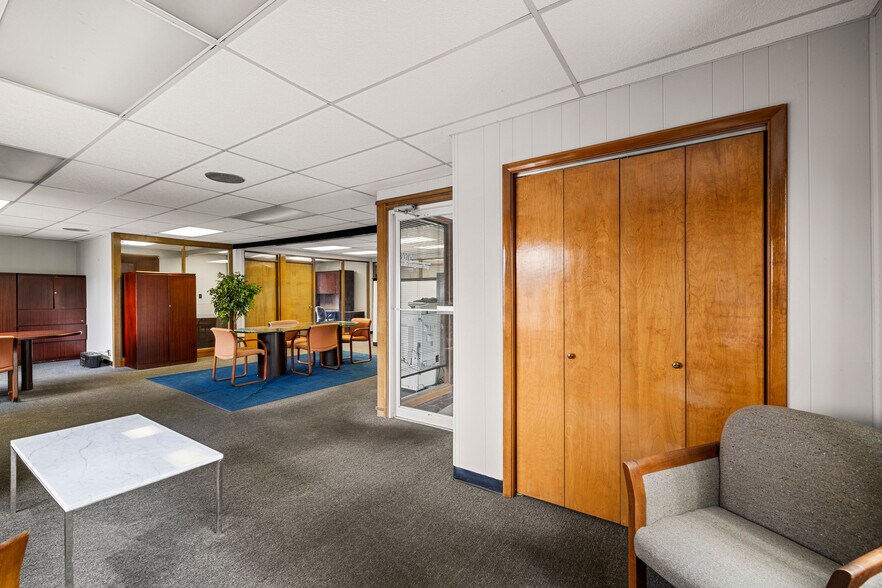 6351 Transit Rd, Lancaster, NY à vendre - Photo du bâtiment - Image 2 de 17