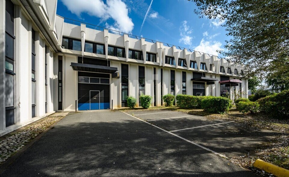 Allée Du Grand Saint-Bernard, Évry-Courcouronnes à louer - Photo du bâtiment - Image 2 de 13