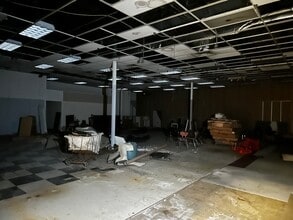 100 S Jefferson St, New Castle, PA for lease Interior Photo- Image 2 of 6