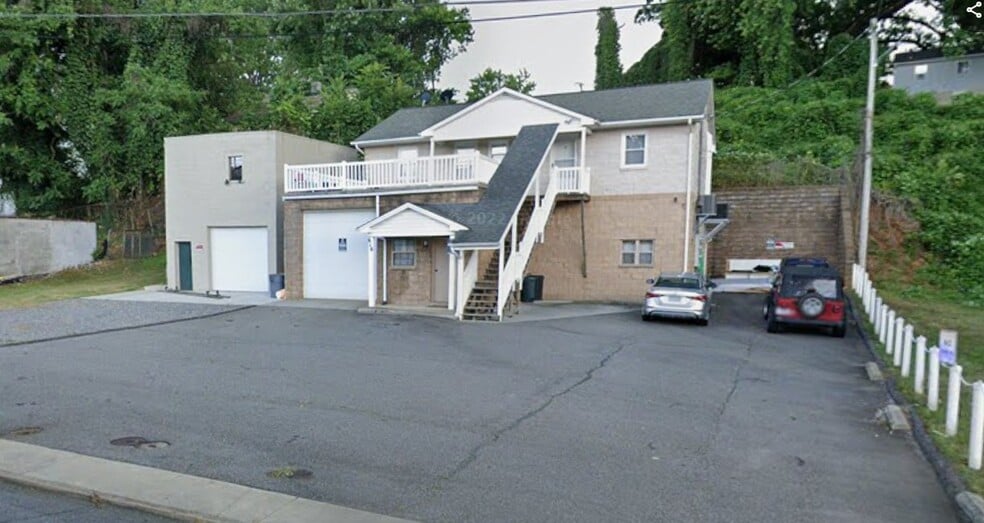 Commercial Blvd. - Martinsville, VA portfolio of 1 properties for sale on LoopNet.ca - Building Photo - Image 2 of 2