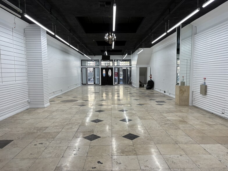108 W 4th St, Santa Ana, CA for lease - Interior Photo - Image 2 of 6