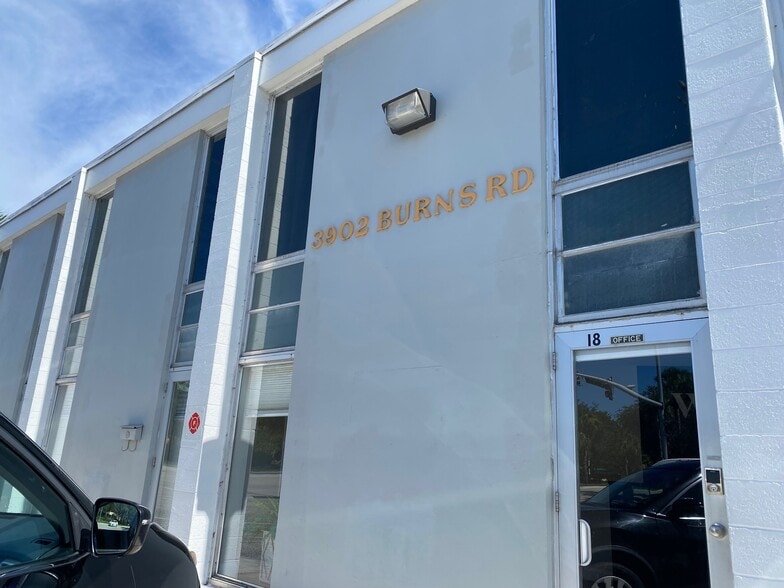 3902 Burns Rd, Palm Beach Gardens, FL for lease - Building Photo - Image 1 of 11