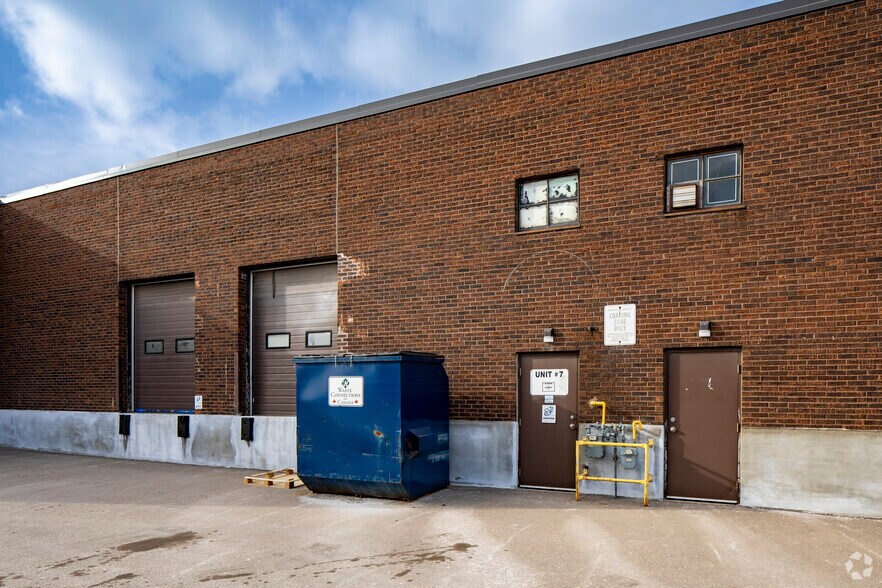 5266 General Rd, Mississauga, ON à vendre - Photo du bâtiment - Image 3 de 4