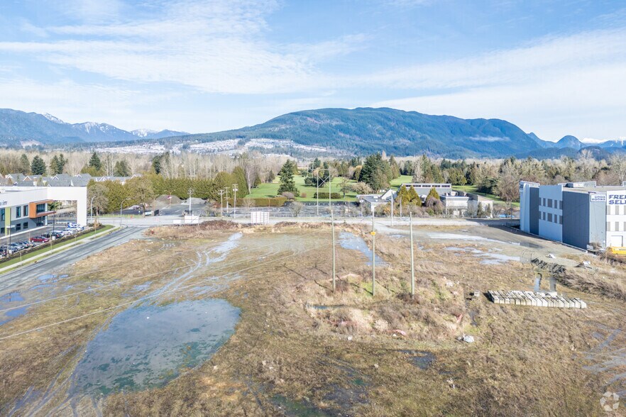 2372 Fremont Dr, Port Coquitlam, BC à vendre - Photo du bâtiment - Image 2 de 3