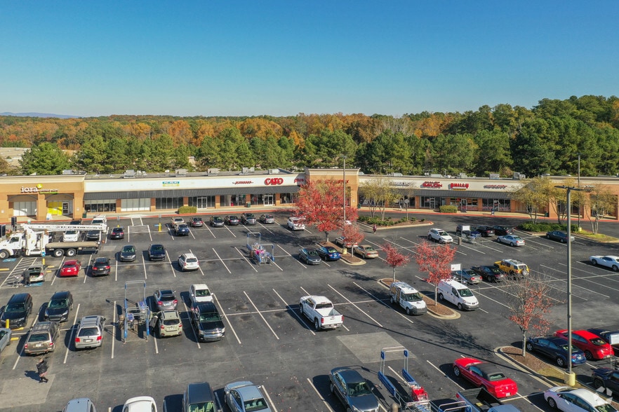3895 Cherokee St, Kennesaw, GA for lease - Primary Photo - Image 1 of 3
