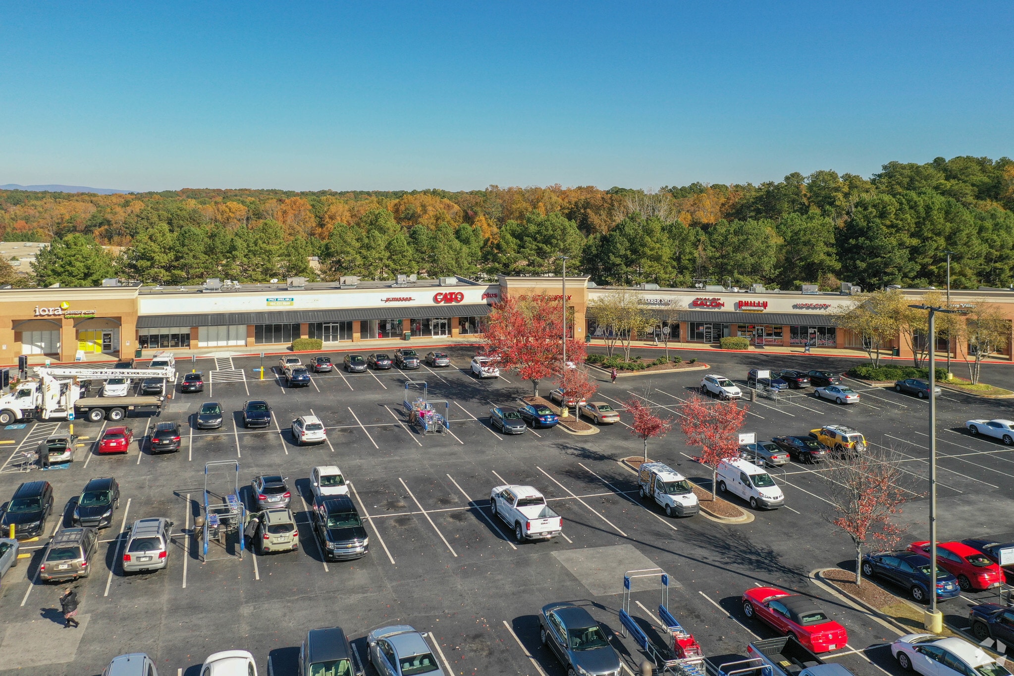 3895 Cherokee St, Kennesaw, GA for lease Primary Photo- Image 1 of 4
