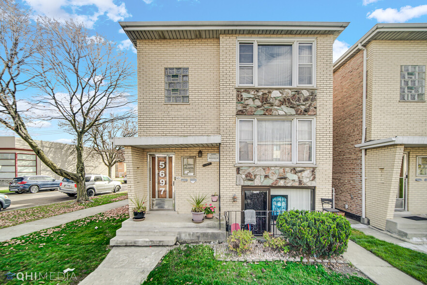 5697 S Archer Ave, Chicago, IL à vendre - Photo principale - Image 1 de 1