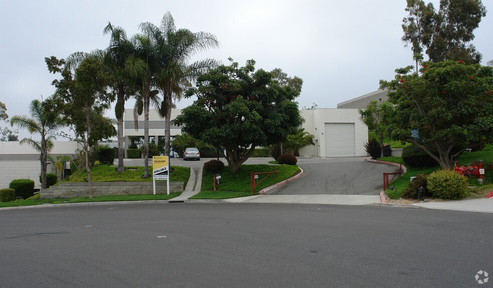 2540 Fortune Way, Vista, CA for lease - Building Photo - Image 2 of 3