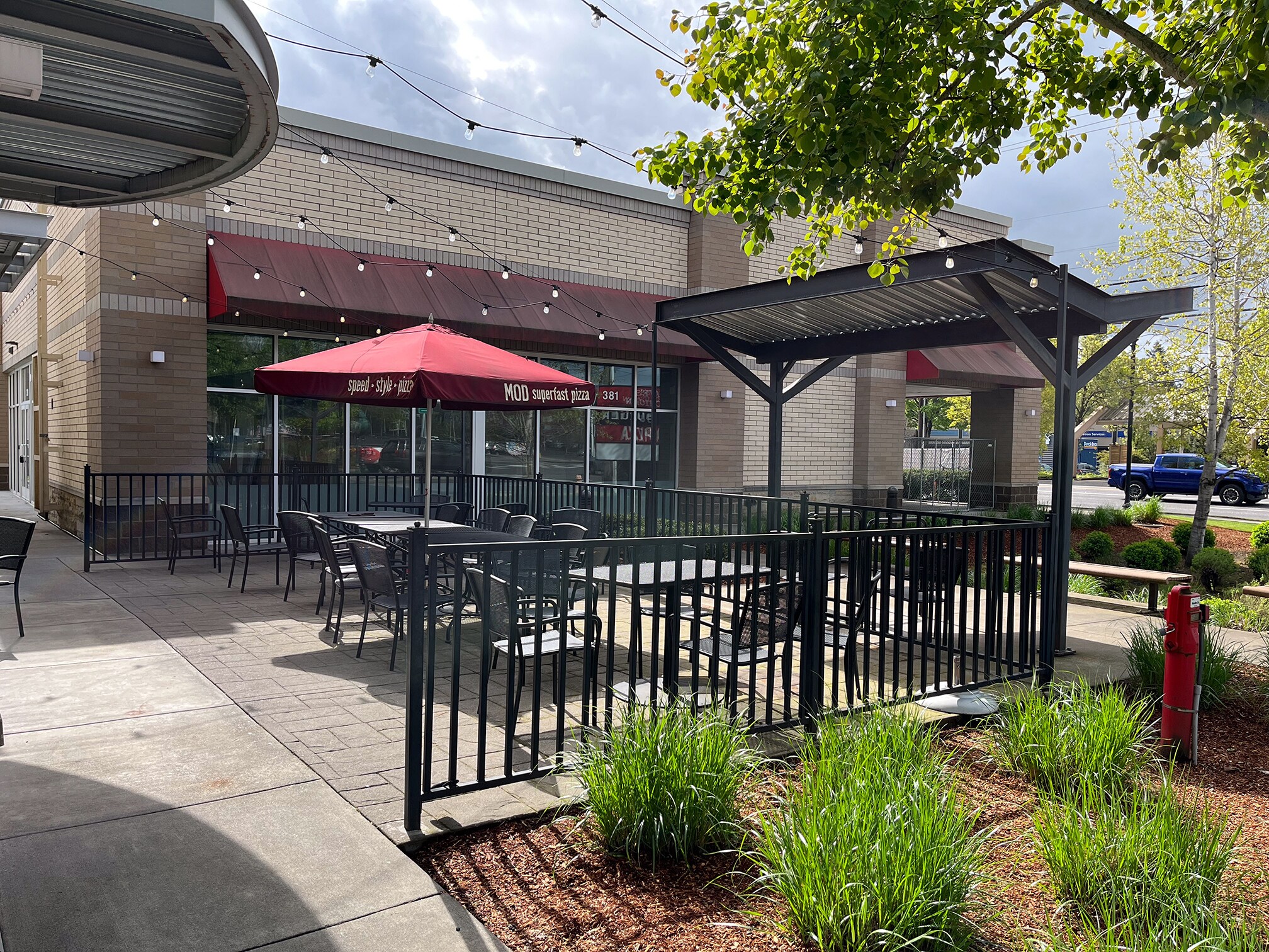 345 NW Burnside Rd, Gresham, OR à louer Photo du bâtiment- Image 1 de 6