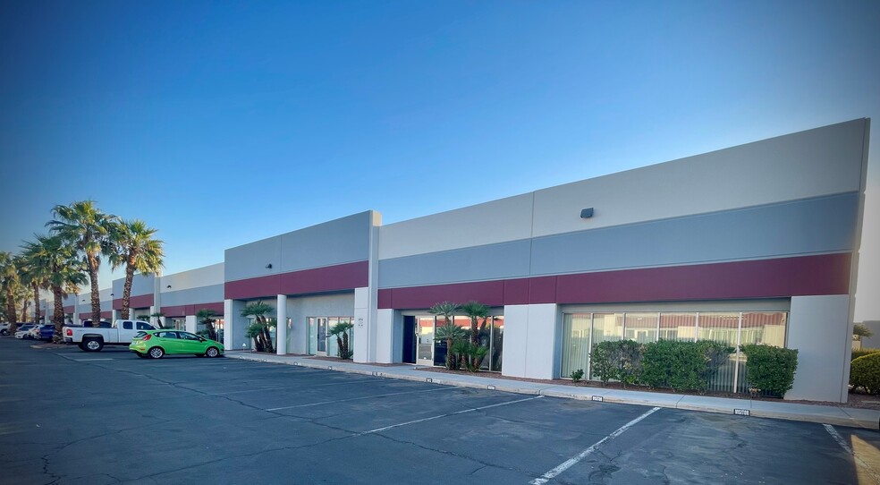 4710 W Dewey Dr, Las Vegas, NV for lease - Building Photo - Image 3 of 8