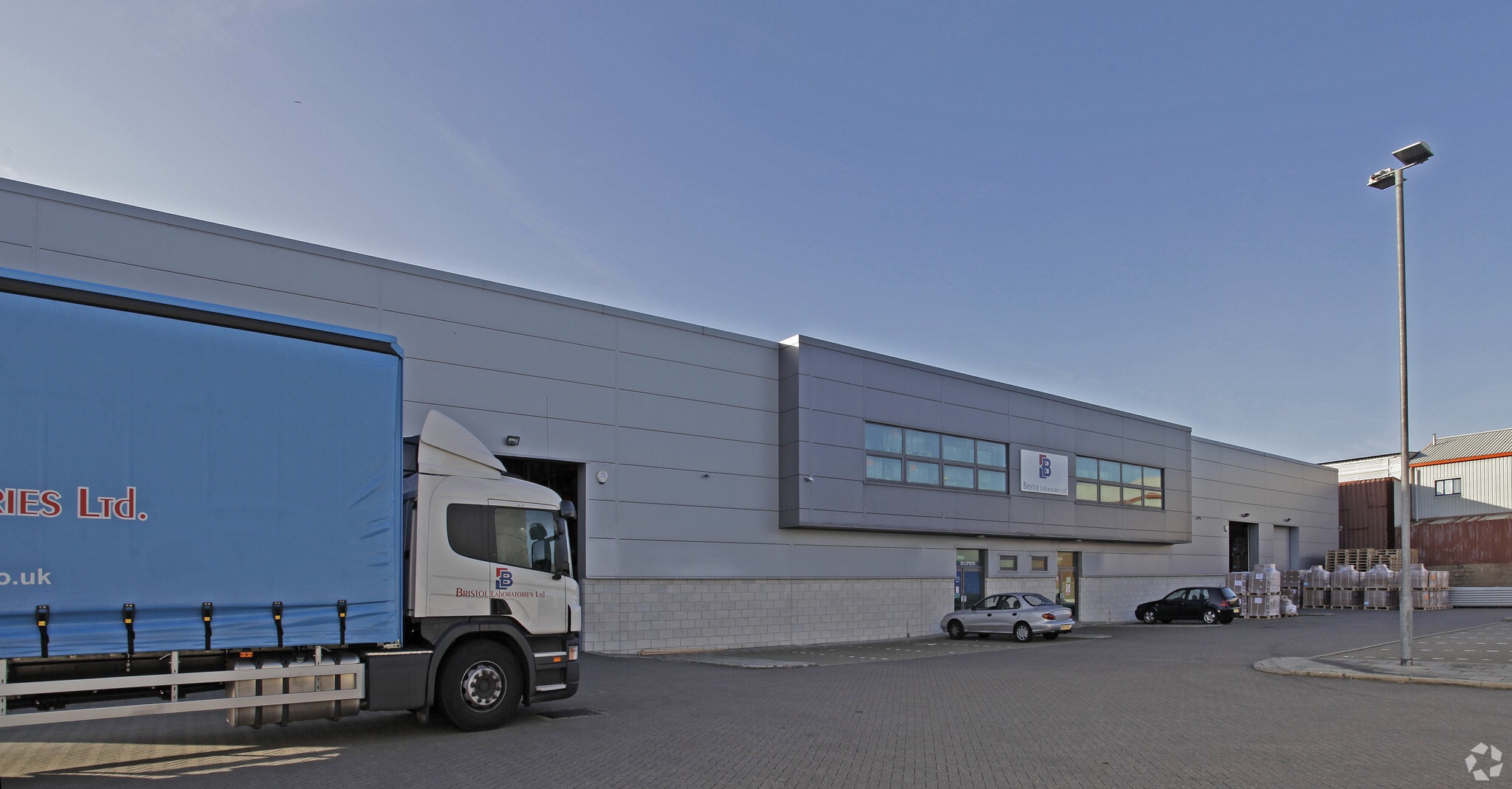 Dencora Way, Luton for lease Primary Photo- Image 1 of 2