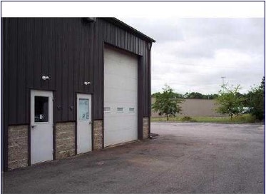 345-355 Compass Cir, North Kingstown, RI for sale - Building Photo - Image 3 of 11