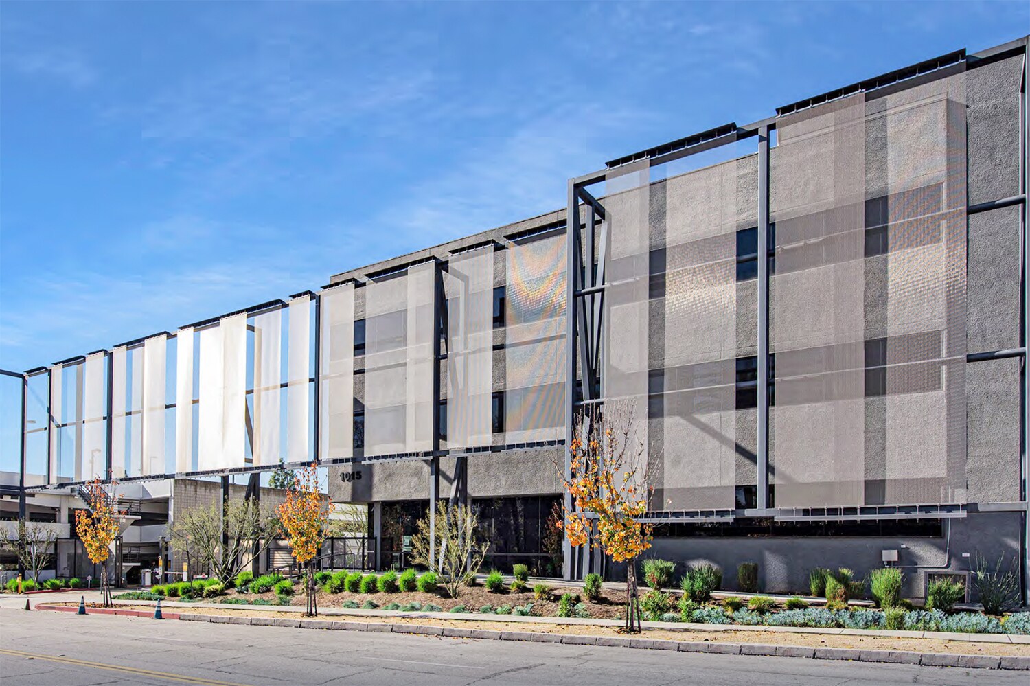 Grandview Campus portefeuille de 2 propriétés à vendre sur LoopNet.ca Photo du bâtiment- Image 1 de 7