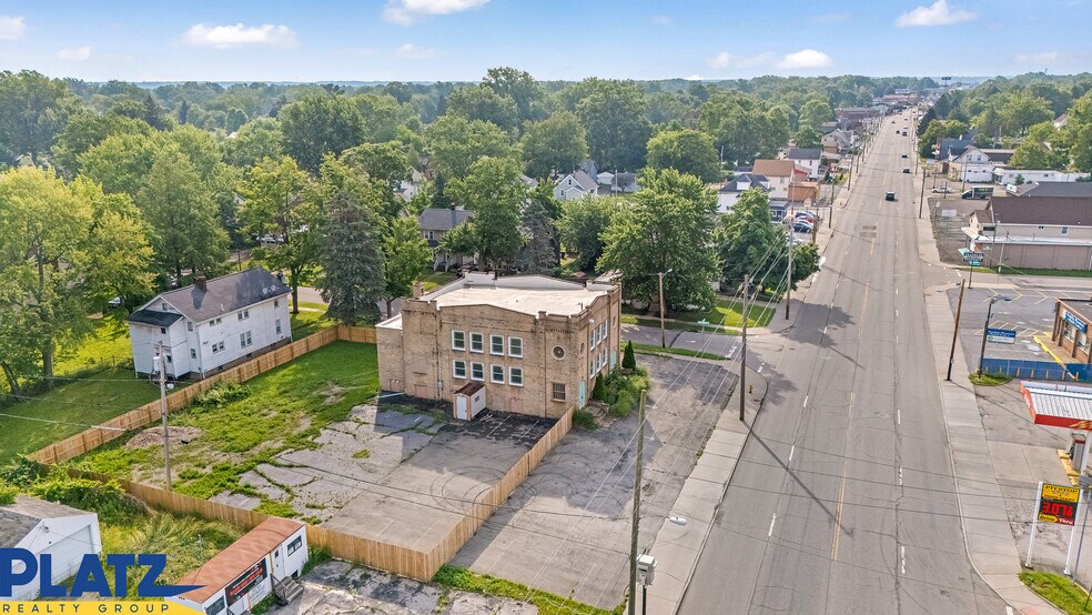 1717 Youngstown Rd SE, Warren, OH à vendre - Photo du bâtiment - Image 2 de 5