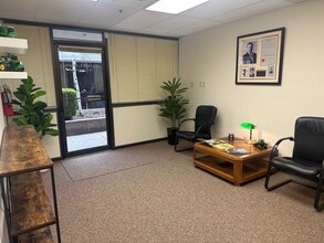 5100 California Ave, Bakersfield, CA for lease Interior Photo- Image 1 of 3