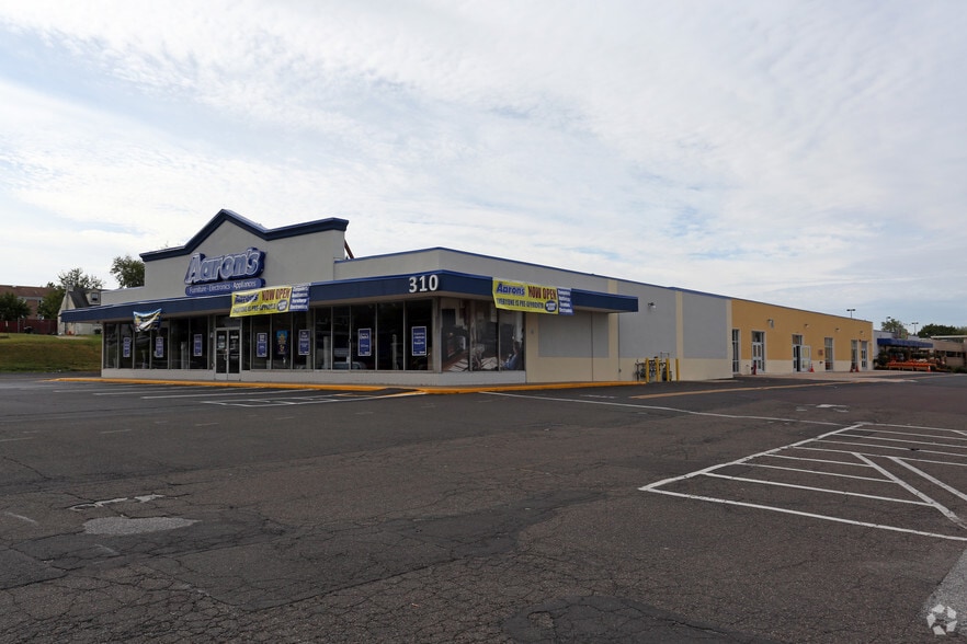 310 W Johnson Hwy, Norristown, PA à louer - Photo du bâtiment - Image 2 de 6