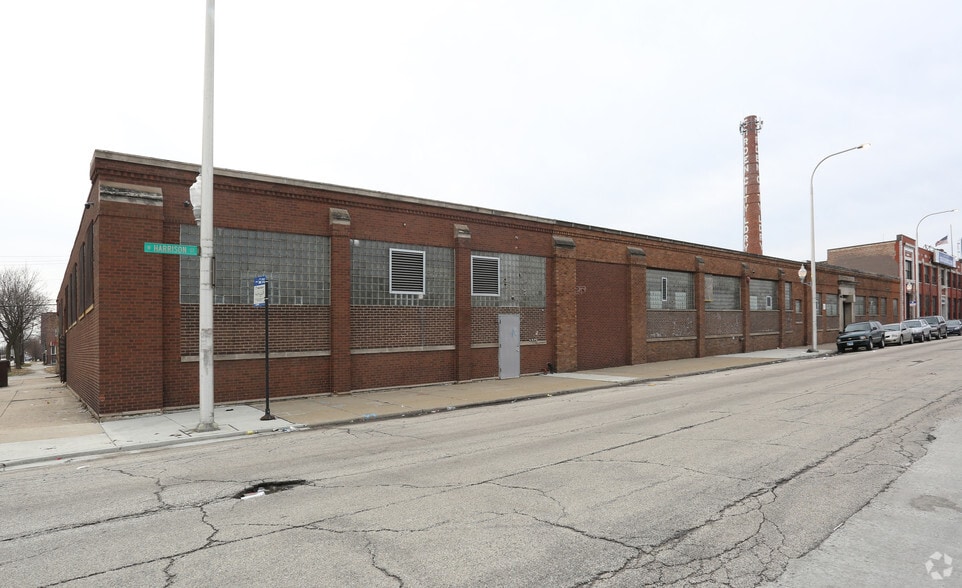 3305 W Harrison St, Chicago, IL for sale - Primary Photo - Image 1 of 5