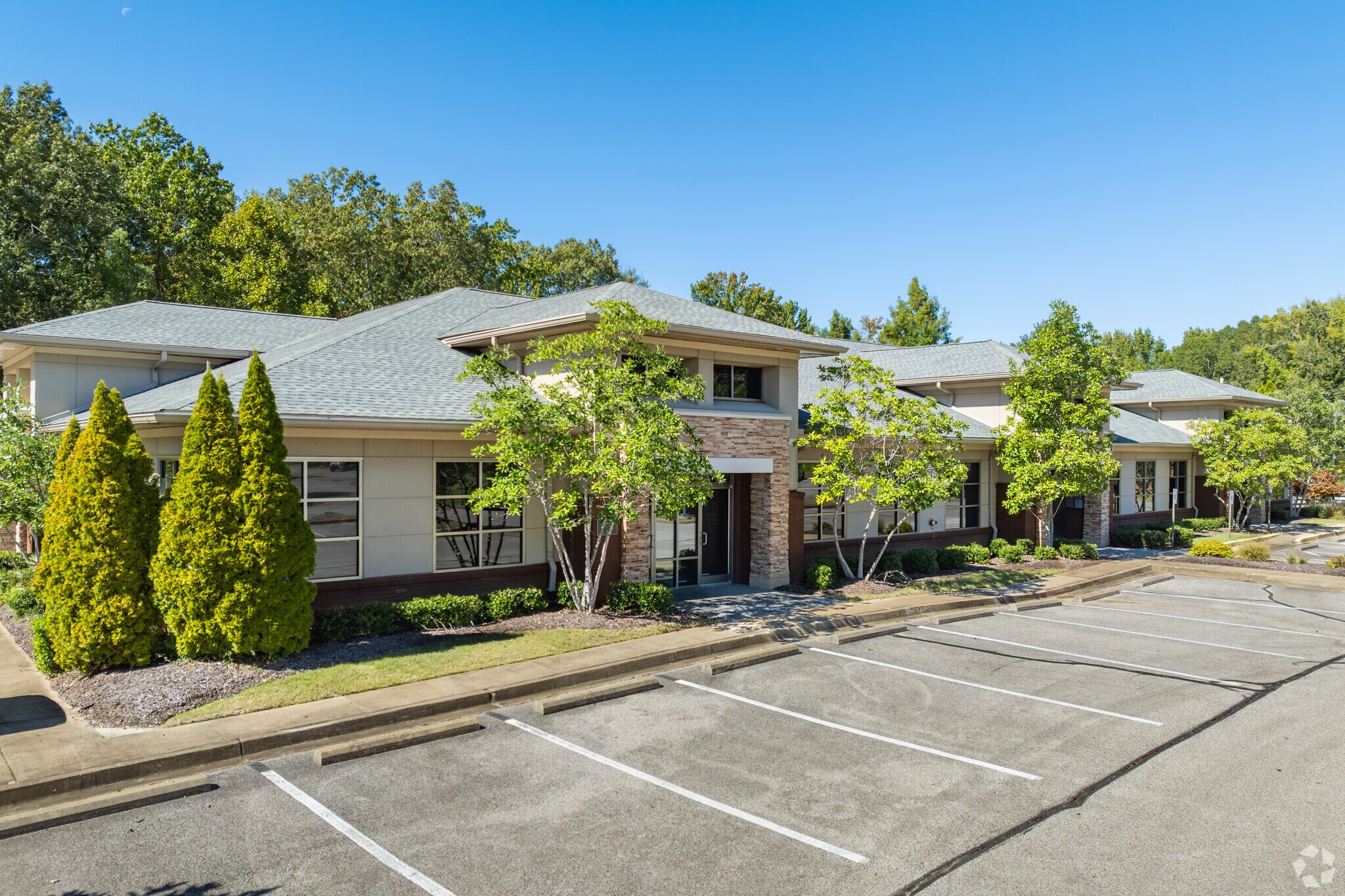 9037 Poplar Ave, Germantown, TN à louer Photo principale- Image 1 de 6