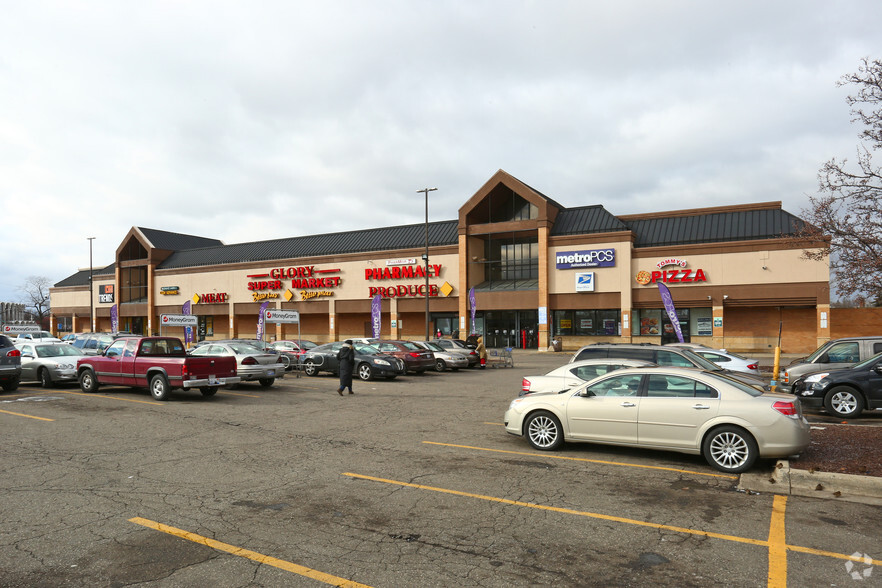 7900-8000 Outer Rd, Detroit, MI for lease - Building Photo - Image 2 of 9