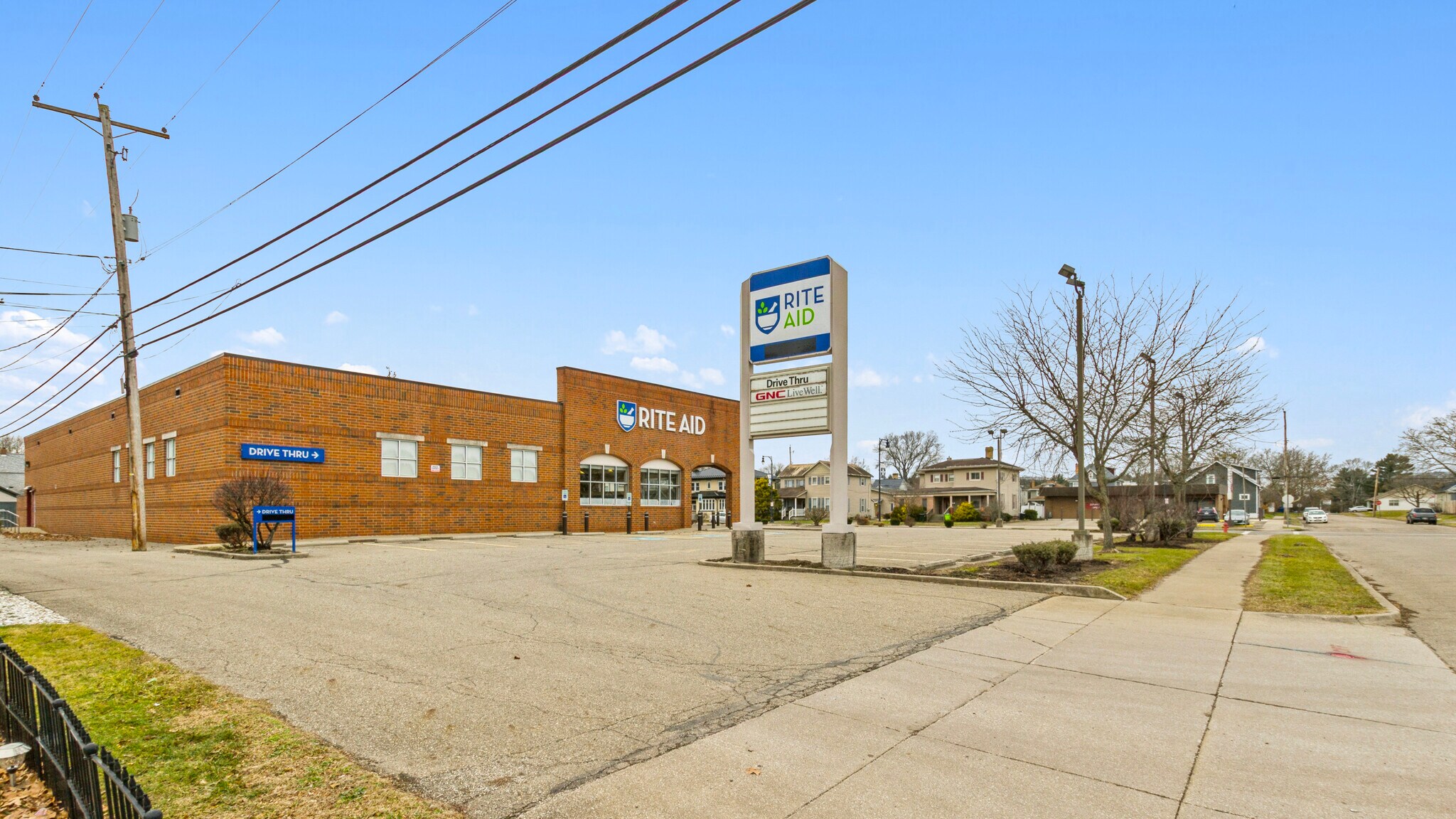 735 N Water St, Uhrichsville, OH à vendre Photo principale- Image 1 de 31