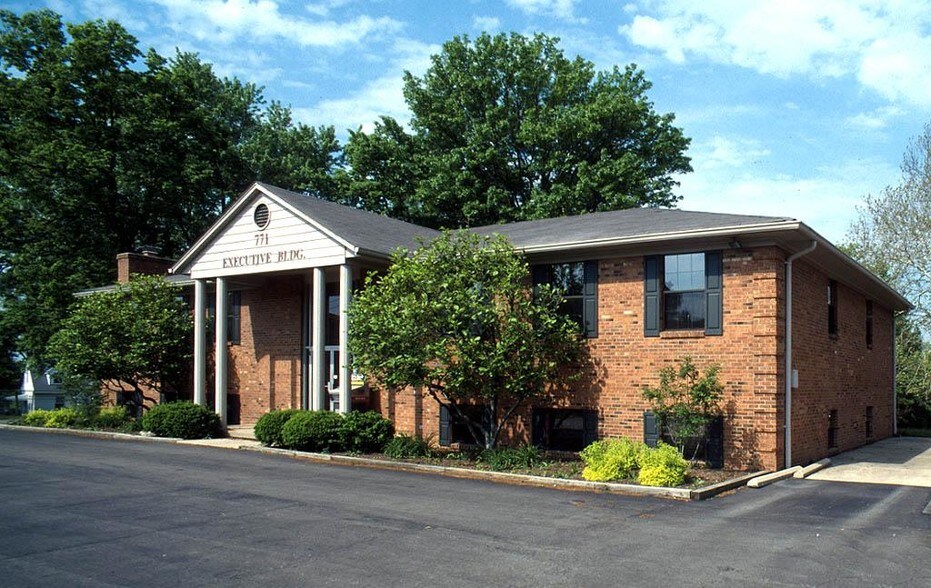 771 Neeb Rd, Cincinnati, OH à louer - Photo du bâtiment - Image 2 de 32
