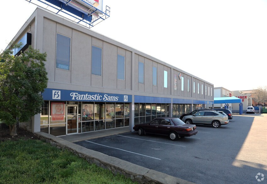 2109 Abbott Martin Rd, Nashville, TN à louer - Photo principale - Image 2 de 2