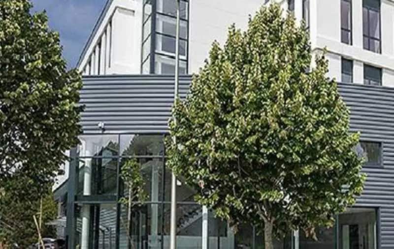 Flex in Guyancourt for sale - Building Photo - Image 3 of 4